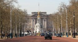 Buckingham Palace alternate text for this image