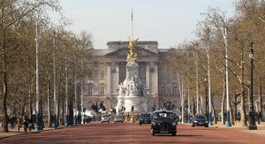 Buckingham Palace alternate text for this image