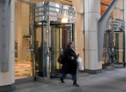 Revolving door alternate text for this image