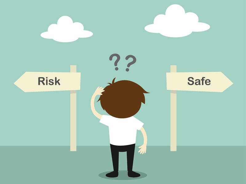 risk-800x600_Businessman-confused-about-two-direction-between-risk-or-safe-vector-illustration_50644757 alternate text for this image