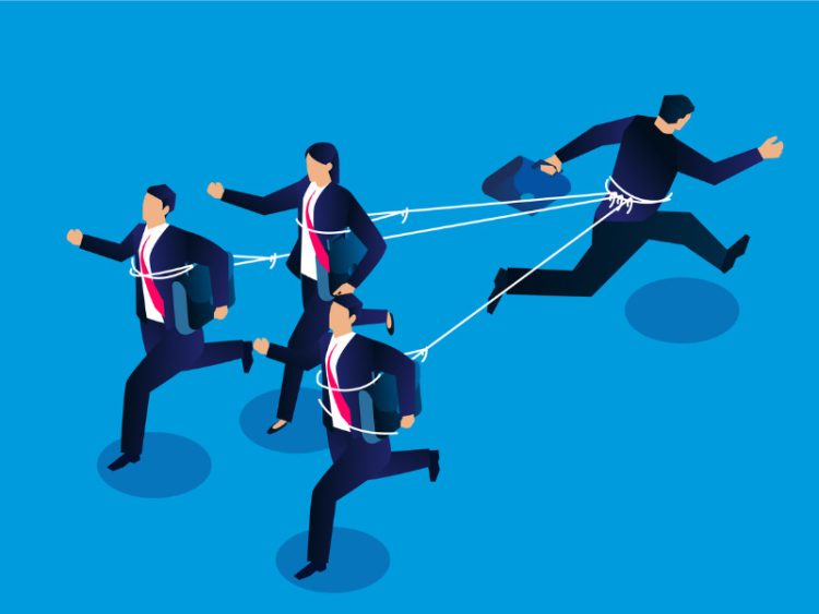 A businessman and three businessmen are tied with ropes and run in opposite directions, the concept of business competition and conflict